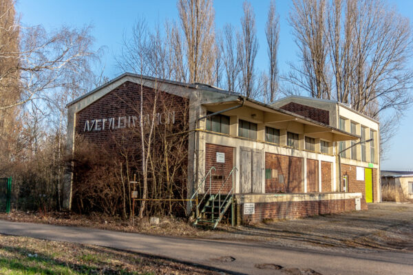Datum: 2014:03:09 16:21:28 Azetylenstation, erbaut 1962