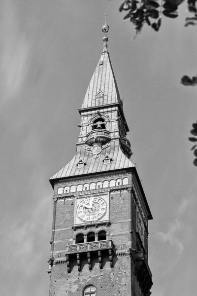 Datum: 2014:09:05 11:51:10 Das Kopenhagener Rathaus (Københavns Rådhus) wurde ab 1892 nach Plänen des Architekten Martin Nyrop im nationalromantischen Stil errichtet. Es wurde am 12. September 1905 als sechstes Rathaus der Stadtgeschichte eingeweiht. Seit 1981 steht es unter Denkmalschutz. Der Rathausturm misst 105,6 Meter.