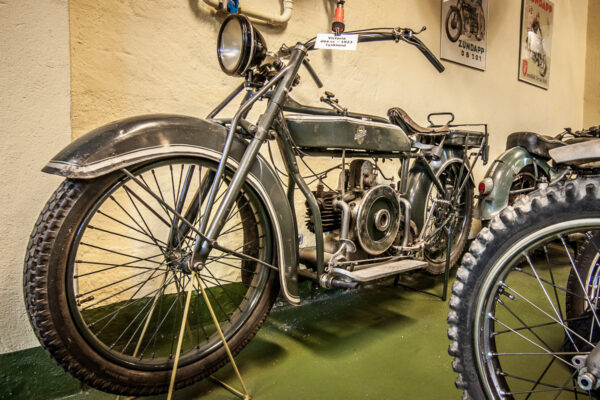 Datum: 2014:09:06 10:37:02 Stubbekøbing, Motorcykel- og Radiomuseum