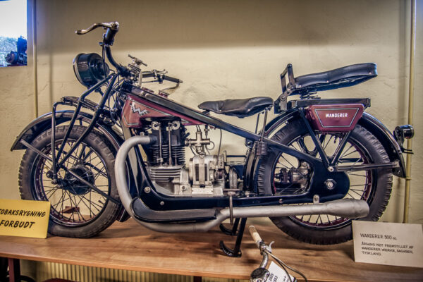 Datum: 2014:09:06 10:41:21 Stubbekøbing, Motorcykel- og Radiomuseum