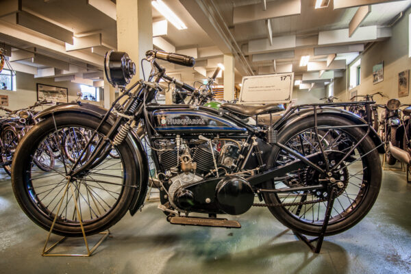 Datum: 2014:09:06 10:47:36 Stubbekøbing, Motorcykel- og Radiomuseum