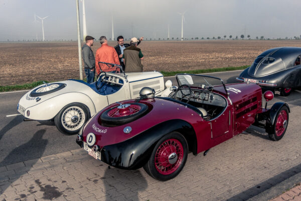 Datum: 2014:10:03 10:03:14 Sammelpunkt der Oldtimer an der Anshclußstelle Wolfen