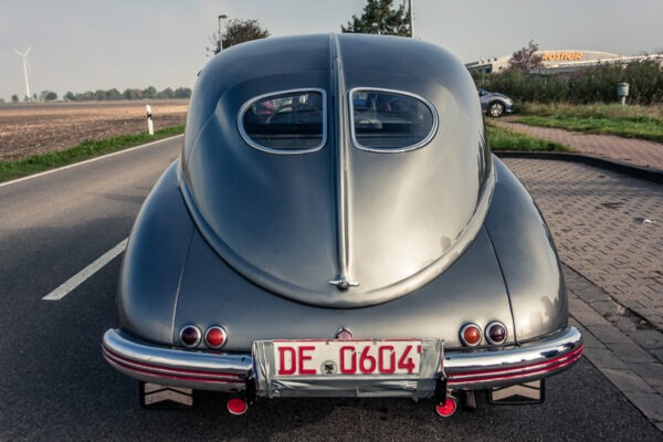Datum: 2014:10:03 10:04:49 Sammelpunkt der Oldtimer an der Anshclußstelle Wolfen