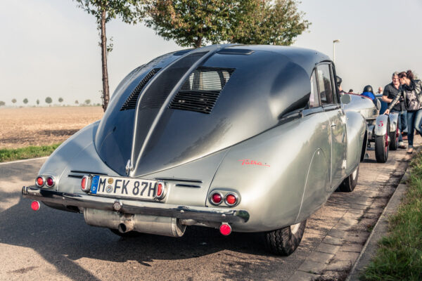 Datum: 2014:10:03 10:06:39 Sammelpunkt der Oldtimer an der Anshclußstelle Wolfen