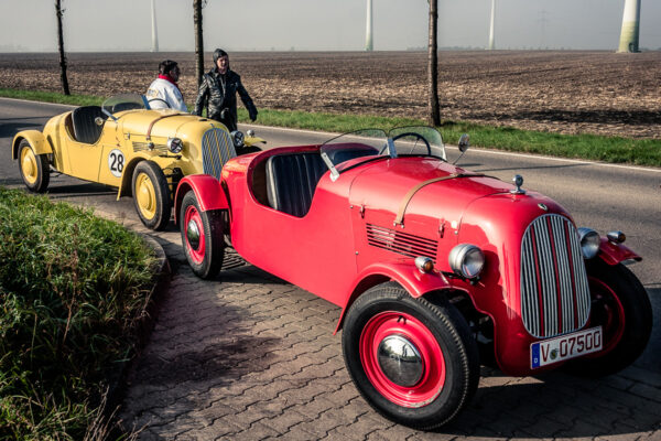 Datum: 2014:10:03 10:09:50 Sammelpunkt der Oldtimer an der Anshclußstelle Wolfen