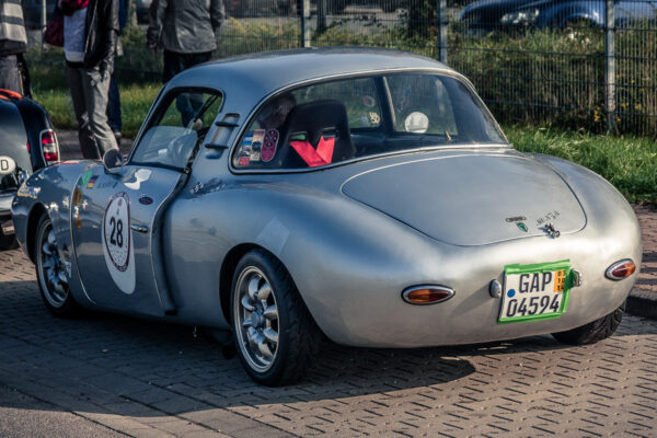 Datum: 2014:10:03 10:12:45 Sammelpunkt der Oldtimer an der Anshclußstelle Wolfen