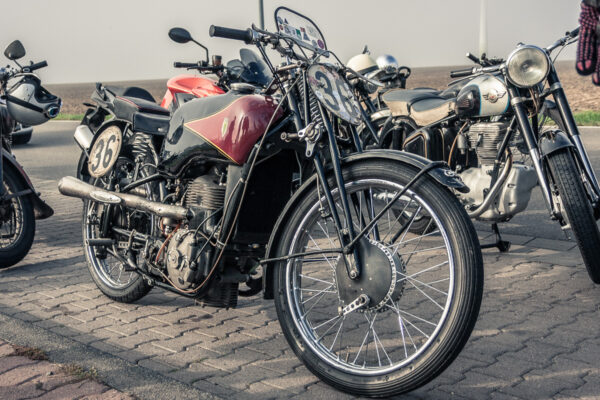 Datum: 2014:10:03 09:58:27 Sammelpunkt der Oldtimer an der Anshclußstelle Wolfen