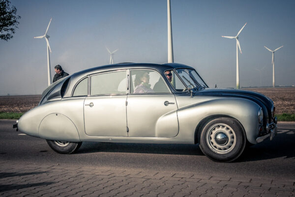 Datum: 2014:10:03 10:14:57 Sammelpunkt der Oldtimer an der Anshclußstelle Wolfen