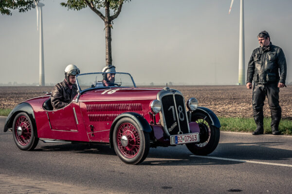 Datum: 2014:10:03 10:15:20 Sammelpunkt der Oldtimer an der Anshclußstelle Wolfen