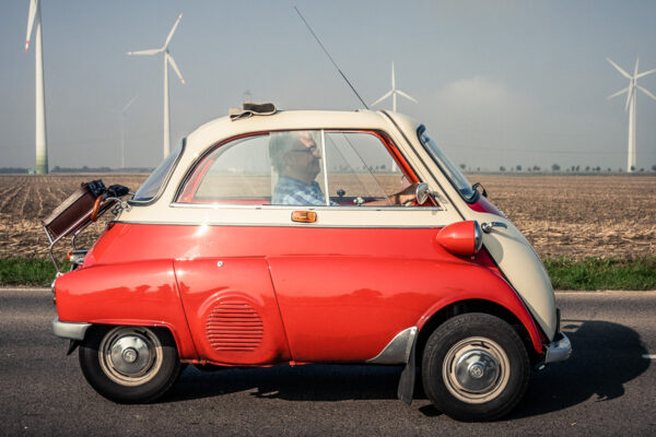 Datum: 2014:10:03 10:15:44 Sammelpunkt der Oldtimer an der Anshclußstelle Wolfen