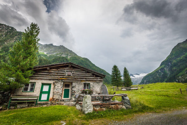 Datum: 2016:07:22 15:06:08 Am Gasthof Alpenrose - Habachtal mit Blick zum Schwarzkopf