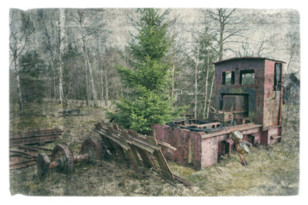 Thüringische Schieferpark Lehesten - Von 1300 bis 1999 wurde im Staatsbruch bei Lehesten im Südosten des Thüringer Waldes in einem der größten Schieferbrüche Europas Schiefer abgebaut und zu Dach- und Wandschiefer sowie zu Schiefertafeln verarbeitet. 1999, nach Beendigung des Schieferabbaus, gründete die Vereinigte Thüringer Schiefergruben GmbH den heutigen Schieferpark Lehesten als Technisches Denkmal und begann der Aufbau des Schieferparks Lehesten.